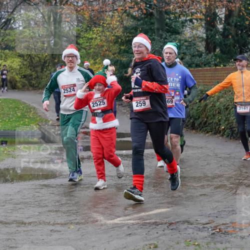 07.12.2025 - St. Pauli X-Mass-Run No. 15 Michael Burmester http://msf.ph/oto/9400393 07.12.2025 10:22:08 Laufen 2524, 2525, 259, 69, 3161 meine-sportfotos.de