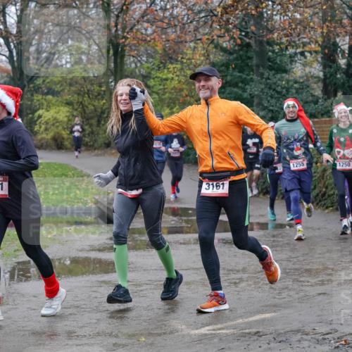 07.12.2025 - St. Pauli X-Mass-Run No. 15 Michael Burmester http://msf.ph/oto/9400404 07.12.2025 10:22:10 Laufen 2061, 3161, 1255, 1250 meine-sportfotos.de