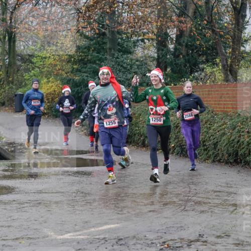 07.12.2025 - St. Pauli X-Mass-Run No. 15 Michael Burmester http://msf.ph/oto/9400405 07.12.2025 10:22:11 Laufen 3835, 2053, 1255, 1250, 2588 meine-sportfotos.de