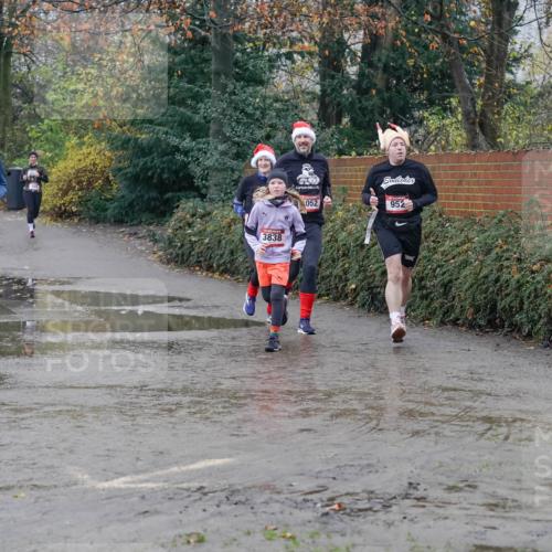 07.12.2025 - St. Pauli X-Mass-Run No. 15 Michael Burmester http://msf.ph/oto/9400416 07.12.2025 10:22:14 Laufen 3835, 3838, 052, 952 meine-sportfotos.de