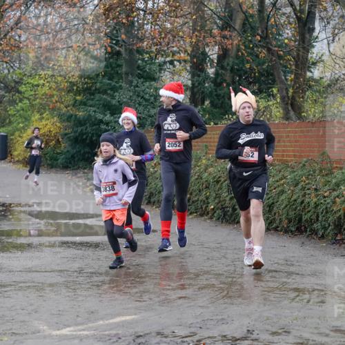 07.12.2025 - St. Pauli X-Mass-Run No. 15 Michael Burmester http://msf.ph/oto/9400422 07.12.2025 10:22:15 Laufen 3835, 3838, 2052, 52 meine-sportfotos.de