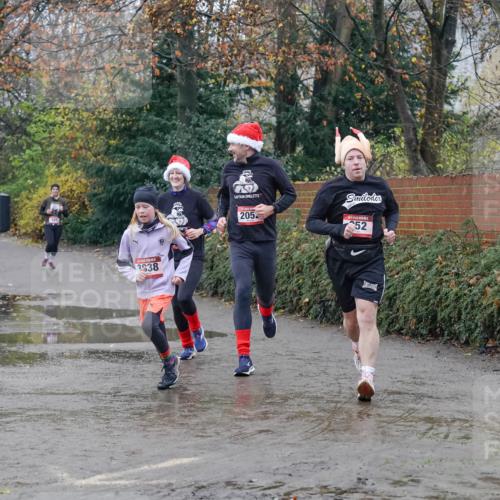 07.12.2025 - St. Pauli X-Mass-Run No. 15 Michael Burmester http://msf.ph/oto/9400423 07.12.2025 10:22:15 Laufen 3835, 3938, 205, 52 meine-sportfotos.de