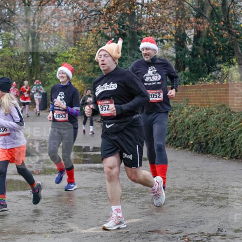 07.12.2025 - St. Pauli X-Mass-Run No. 15 Michael Burmester http://msf.ph/oto/9400429 07.12.2025 10:22:16 Laufen 3838, 2053, 952, 2052 meine-sportfotos.de