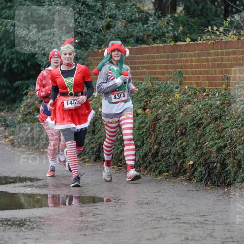 07.12.2025 - St. Pauli X-Mass-Run No. 15 Michael Burmester http://msf.ph/oto/9400443 07.12.2025 10:22:22 Laufen 878, 145, 4304 meine-sportfotos.de