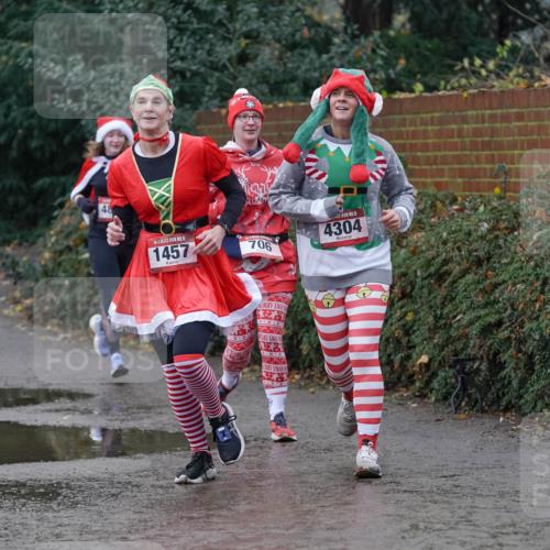 07.12.2025 - St. Pauli X-Mass-Run No. 15 Michael Burmester http://msf.ph/oto/9400451 07.12.2025 10:22:24 Laufen 2157, 48, 15, 1457, 15, 4304, 706 meine-sportfotos.de