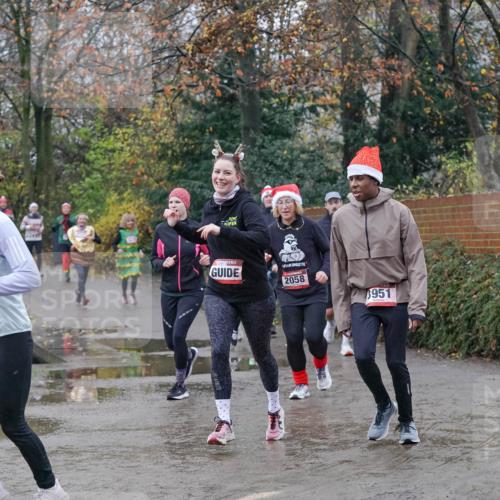 07.12.2025 - St. Pauli X-Mass-Run No. 15 Michael Burmester http://msf.ph/oto/9400489 07.12.2025 10:22:37 Laufen 116, 2058, 6951 meine-sportfotos.de