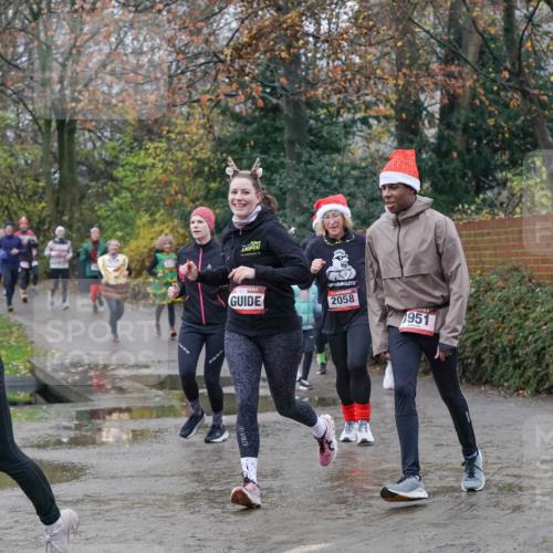 07.12.2025 - St. Pauli X-Mass-Run No. 15 Michael Burmester http://msf.ph/oto/9400490 07.12.2025 10:22:37 Laufen 116, 2058, 951 meine-sportfotos.de