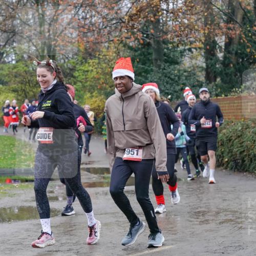 07.12.2025 - St. Pauli X-Mass-Run No. 15 Michael Burmester http://msf.ph/oto/9400493 07.12.2025 10:22:37 Laufen 951, 3242 meine-sportfotos.de