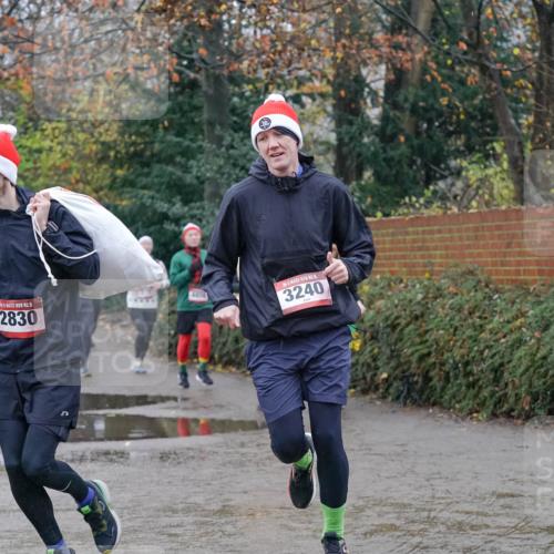 07.12.2025 - St. Pauli X-Mass-Run No. 15 Michael Burmester http://msf.ph/oto/9400509 07.12.2025 10:22:41 Laufen 15, 2830, 4854, 15, 3240 meine-sportfotos.de