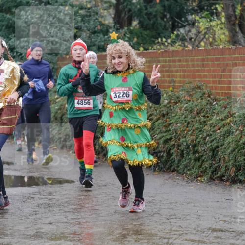 07.12.2025 - St. Pauli X-Mass-Run No. 15 Michael Burmester http://msf.ph/oto/9400516 07.12.2025 10:22:43 Laufen 1936, 5, 3237, 4856, 15, 3226 meine-sportfotos.de