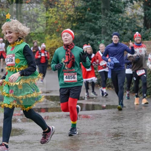 07.12.2025 - St. Pauli X-Mass-Run No. 15 Michael Burmester http://msf.ph/oto/9400519 07.12.2025 10:22:45 Laufen 5, 3237, 3226, 4856, 2754, 519 meine-sportfotos.de