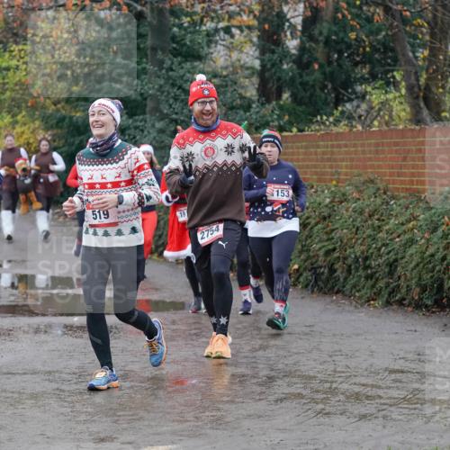 07.12.2025 - St. Pauli X-Mass-Run No. 15 Michael Burmester http://msf.ph/oto/9400530 07.12.2025 10:22:47 Laufen 519, 100000, 181, 2754, 153 meine-sportfotos.de