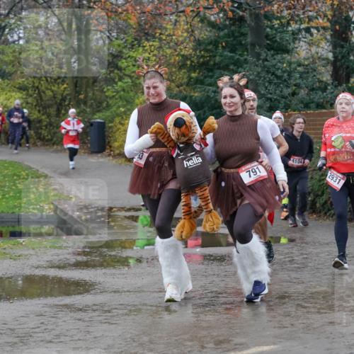 07.12.2025 - St. Pauli X-Mass-Run No. 15 Michael Burmester http://msf.ph/oto/9400568 07.12.2025 10:22:54 Laufen 791, 4104, 2931 meine-sportfotos.de