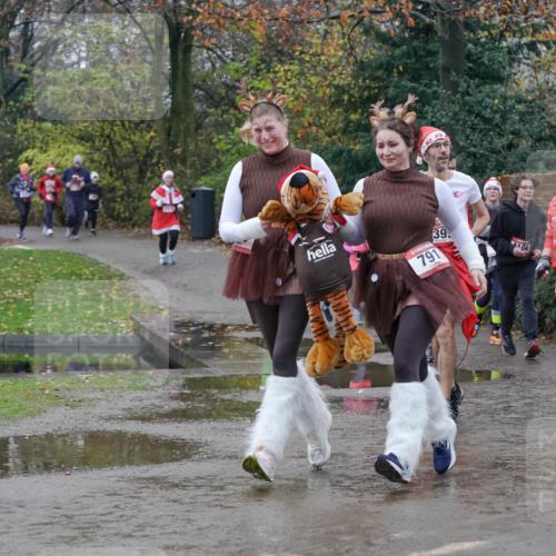07.12.2025 - St. Pauli X-Mass-Run No. 15 Michael Burmester http://msf.ph/oto/9400569 07.12.2025 10:22:54 Laufen 39, 791, 4104, 2931 meine-sportfotos.de