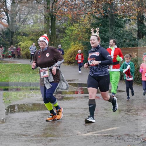 07.12.2025 - St. Pauli X-Mass-Run No. 15 Michael Burmester http://msf.ph/oto/9400592 07.12.2025 10:22:59 Laufen 23, 86, 29, 2934 meine-sportfotos.de