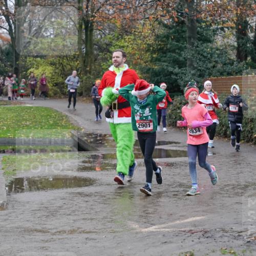 07.12.2025 - St. Pauli X-Mass-Run No. 15 Michael Burmester http://msf.ph/oto/9400599 07.12.2025 10:23:01 Laufen 2901, 2934, 1616, 379 meine-sportfotos.de