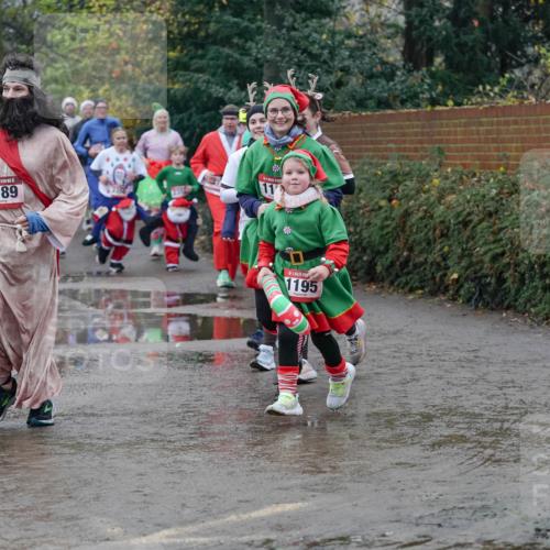 07.12.2025 - St. Pauli X-Mass-Run No. 15 Michael Burmester http://msf.ph/oto/9400655 07.12.2025 10:23:20 Laufen 15, 1189, 1195 meine-sportfotos.de