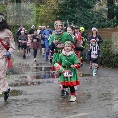 07.12.2025 - St. Pauli X-Mass-Run No. 15 Michael Burmester http://msf.ph/oto/9400660 07.12.2025 10:23:21 Laufen 15, 1189, 15, 1188, 1195, 2535 meine-sportfotos.de