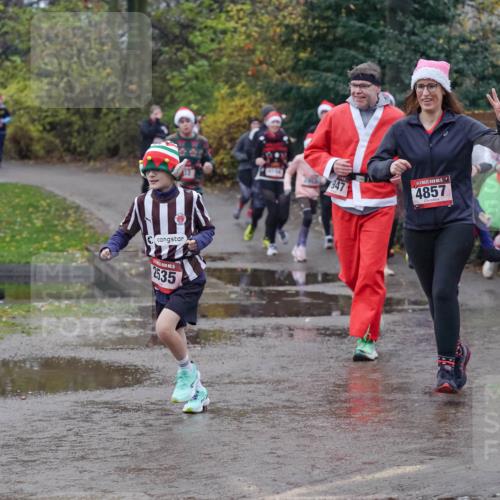 07.12.2025 - St. Pauli X-Mass-Run No. 15 Michael Burmester http://msf.ph/oto/9400672 07.12.2025 10:23:24 Laufen 2535, 947, 4857, 948 meine-sportfotos.de