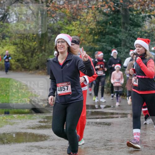 07.12.2025 - St. Pauli X-Mass-Run No. 15 Michael Burmester http://msf.ph/oto/9400677 07.12.2025 10:23:25 Laufen 157, 4857, 48, 598, 355 meine-sportfotos.de