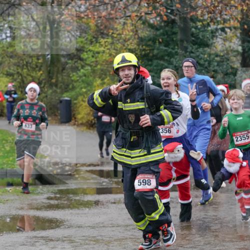 07.12.2025 - St. Pauli X-Mass-Run No. 15 Michael Burmester http://msf.ph/oto/9400682 07.12.2025 10:23:26 Laufen 8, 633, 15, 598, 356, 2355, 559 meine-sportfotos.de