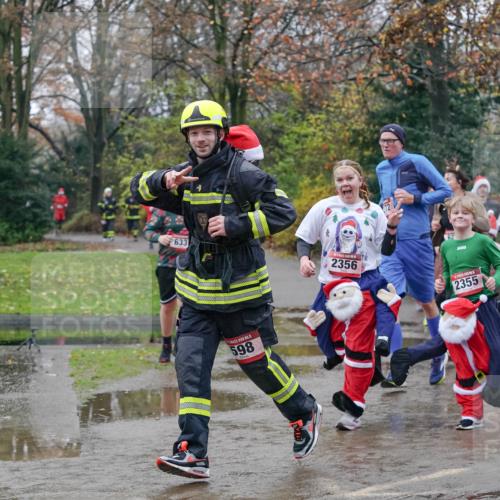 07.12.2025 - St. Pauli X-Mass-Run No. 15 Michael Burmester http://msf.ph/oto/9400687 07.12.2025 10:23:27 Laufen 633, 5, 598, 2356, 2355, 559 meine-sportfotos.de