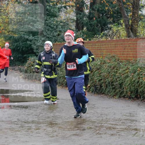 07.12.2025 - St. Pauli X-Mass-Run No. 15 Michael Burmester http://msf.ph/oto/9400735 07.12.2025 10:23:38 Laufen 4075 meine-sportfotos.de
