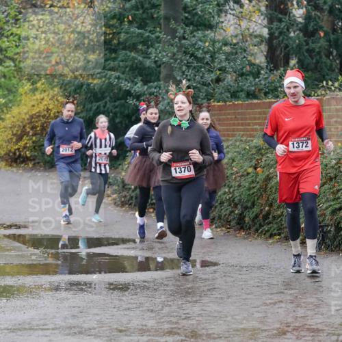 07.12.2025 - St. Pauli X-Mass-Run No. 15 Michael Burmester http://msf.ph/oto/9400752 07.12.2025 10:23:43 Laufen 2012, 2013, 1370, 1372 meine-sportfotos.de