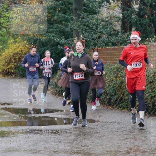 07.12.2025 - St. Pauli X-Mass-Run No. 15 Michael Burmester http://msf.ph/oto/9400753 07.12.2025 10:23:43 Laufen 2012, 2013, 1370, 2337, 1372 meine-sportfotos.de