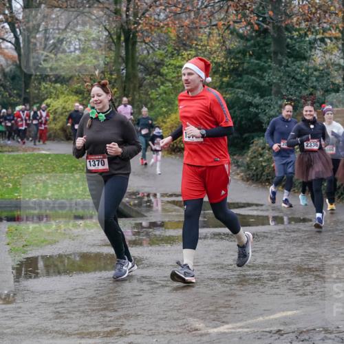 07.12.2025 - St. Pauli X-Mass-Run No. 15 Michael Burmester http://msf.ph/oto/9400758 07.12.2025 10:23:45 Laufen 2336, 860, 2337, 1370 meine-sportfotos.de