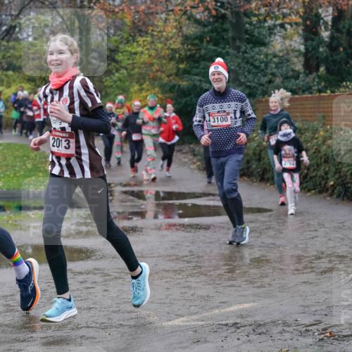 07.12.2025 - St. Pauli X-Mass-Run No. 15 Michael Burmester http://msf.ph/oto/9400779 07.12.2025 10:23:50 Laufen 012, 2013, 3100, 2762 meine-sportfotos.de