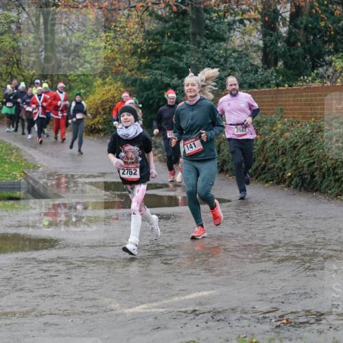 07.12.2025 - St. Pauli X-Mass-Run No. 15 Michael Burmester http://msf.ph/oto/9400790 07.12.2025 10:23:52 Laufen 2762, 141, 2563 meine-sportfotos.de