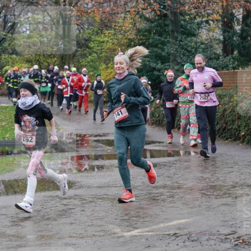 07.12.2025 - St. Pauli X-Mass-Run No. 15 Michael Burmester http://msf.ph/oto/9400792 07.12.2025 10:23:53 Laufen 2762, 141, 4255, 1848, 2563 meine-sportfotos.de