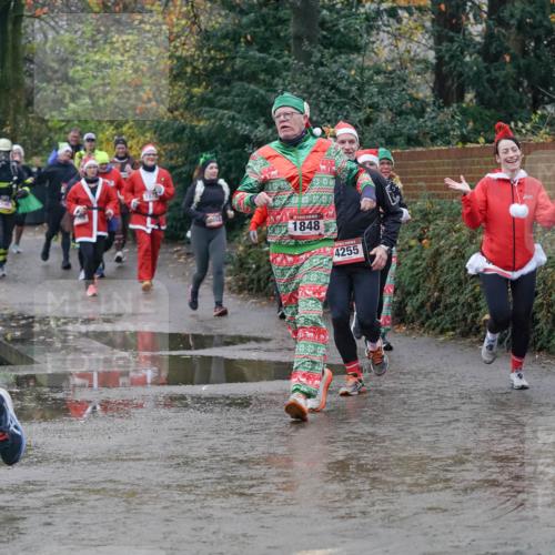 07.12.2025 - St. Pauli X-Mass-Run No. 15 Michael Burmester http://msf.ph/oto/9400804 07.12.2025 10:23:55 Laufen 2563, 1872, 603, 1848, 4255 meine-sportfotos.de