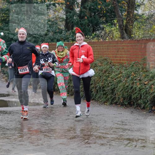 07.12.2025 - St. Pauli X-Mass-Run No. 15 Michael Burmester http://msf.ph/oto/9400806 07.12.2025 10:23:56 Laufen 1848, 4255, 1863 meine-sportfotos.de