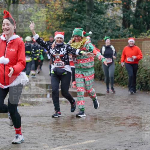 07.12.2025 - St. Pauli X-Mass-Run No. 15 Michael Burmester http://msf.ph/oto/9400815 07.12.2025 10:23:58 Laufen 1863 meine-sportfotos.de