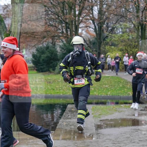 07.12.2025 - St. Pauli X-Mass-Run No. 15 Michael Burmester http://msf.ph/oto/9400832 07.12.2025 10:24:03 Laufen 2303, 115, 290, 2594, 75 meine-sportfotos.de