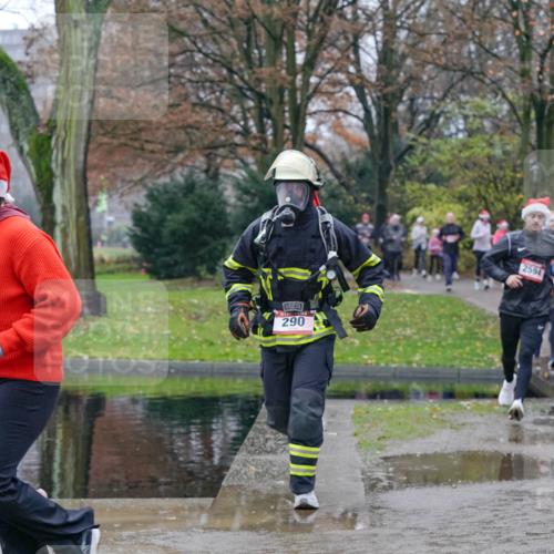 07.12.2025 - St. Pauli X-Mass-Run No. 15 Michael Burmester http://msf.ph/oto/9400833 07.12.2025 10:24:03 Laufen 5, 2303, 306, 290, 2594, 75 meine-sportfotos.de