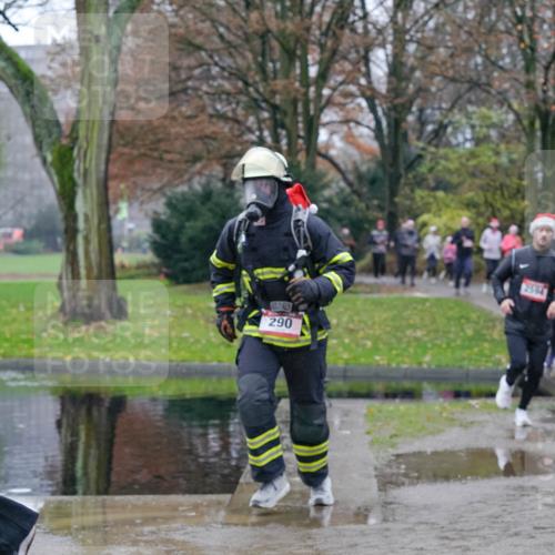 07.12.2025 - St. Pauli X-Mass-Run No. 15 Michael Burmester http://msf.ph/oto/9400835 07.12.2025 10:24:03 Laufen 290, 2544 meine-sportfotos.de