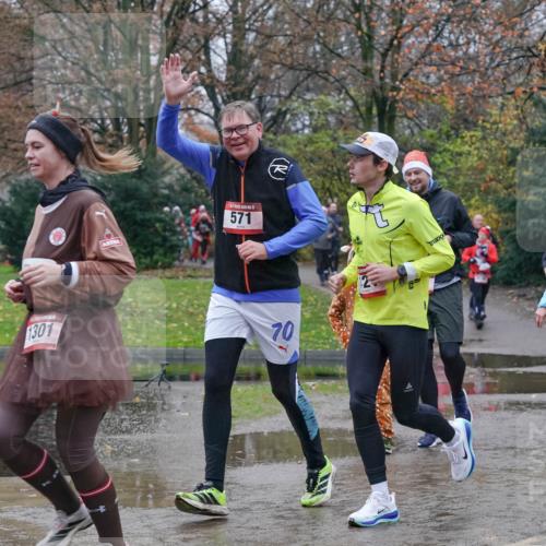 07.12.2025 - St. Pauli X-Mass-Run No. 15 Michael Burmester http://msf.ph/oto/9400856 07.12.2025 10:24:07 Laufen 1301, 571, 70, 485, 545 meine-sportfotos.de
