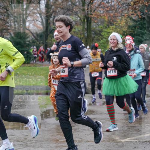 07.12.2025 - St. Pauli X-Mass-Run No. 15 Michael Burmester http://msf.ph/oto/9400859 07.12.2025 10:24:08 Laufen 70, 15, 21, 101, 5, 645, 296, 4876, 4855, 357, 416 meine-sportfotos.de