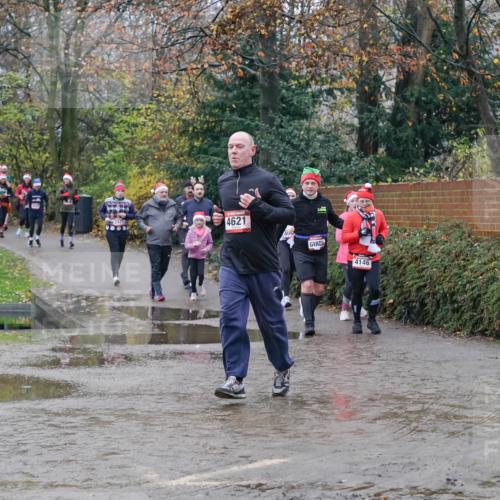 07.12.2025 - St. Pauli X-Mass-Run No. 15 Michael Burmester http://msf.ph/oto/9400886 07.12.2025 10:24:14 Laufen 2421, 3807, 4621, 4146 meine-sportfotos.de
