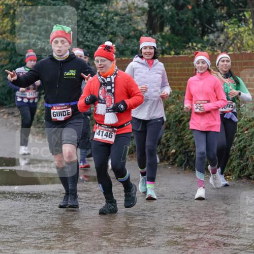 07.12.2025 - St. Pauli X-Mass-Run No. 15 Michael Burmester http://msf.ph/oto/9400897 07.12.2025 10:24:16 Laufen 2421, 1910, 15, 4146, 95 meine-sportfotos.de