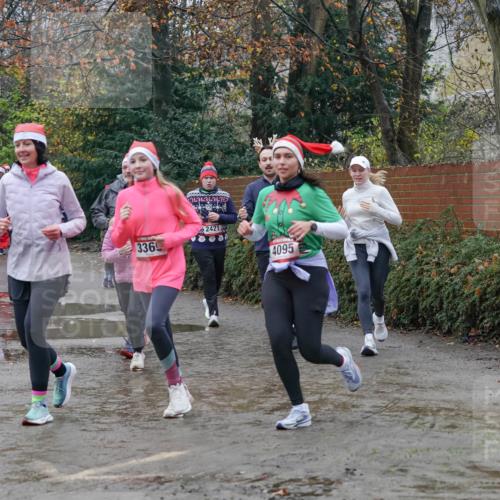 07.12.2025 - St. Pauli X-Mass-Run No. 15 Michael Burmester http://msf.ph/oto/9400909 07.12.2025 10:24:18 Laufen 336, 2421, 4095 meine-sportfotos.de