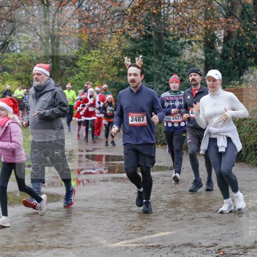 07.12.2025 - St. Pauli X-Mass-Run No. 15 Michael Burmester http://msf.ph/oto/9400916 07.12.2025 10:24:20 Laufen 2487, 40, 00002421 meine-sportfotos.de