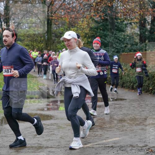 07.12.2025 - St. Pauli X-Mass-Run No. 15 Michael Burmester http://msf.ph/oto/9400923 07.12.2025 10:24:21 Laufen 15, 2487, 21 meine-sportfotos.de
