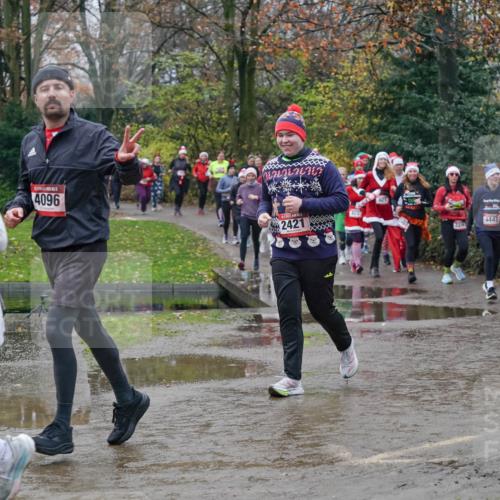 07.12.2025 - St. Pauli X-Mass-Run No. 15 Michael Burmester http://msf.ph/oto/9400926 07.12.2025 10:24:22 Laufen 4096, 423, 2421, 4447, 229 meine-sportfotos.de
