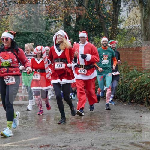 07.12.2025 - St. Pauli X-Mass-Run No. 15 Michael Burmester http://msf.ph/oto/9400950 07.12.2025 10:24:29 Laufen 2250, 823, 821, 824, 322 meine-sportfotos.de