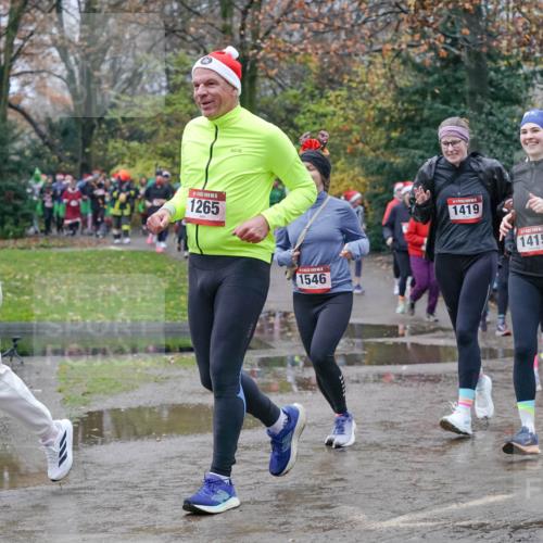 07.12.2025 - St. Pauli X-Mass-Run No. 15 Michael Burmester http://msf.ph/oto/9400969 07.12.2025 10:24:33 Laufen 15, 97, 1265, 1546, 1419, 1415, 2486, 2583 meine-sportfotos.de