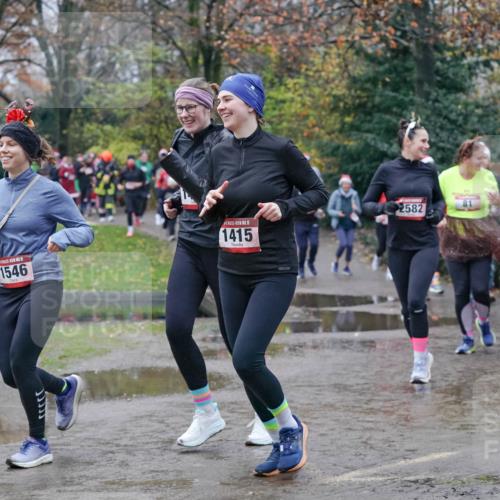 07.12.2025 - St. Pauli X-Mass-Run No. 15 Michael Burmester http://msf.ph/oto/9400975 07.12.2025 10:24:33 Laufen 5, 1546, 15, 1415, 2582, 248, 2583 meine-sportfotos.de